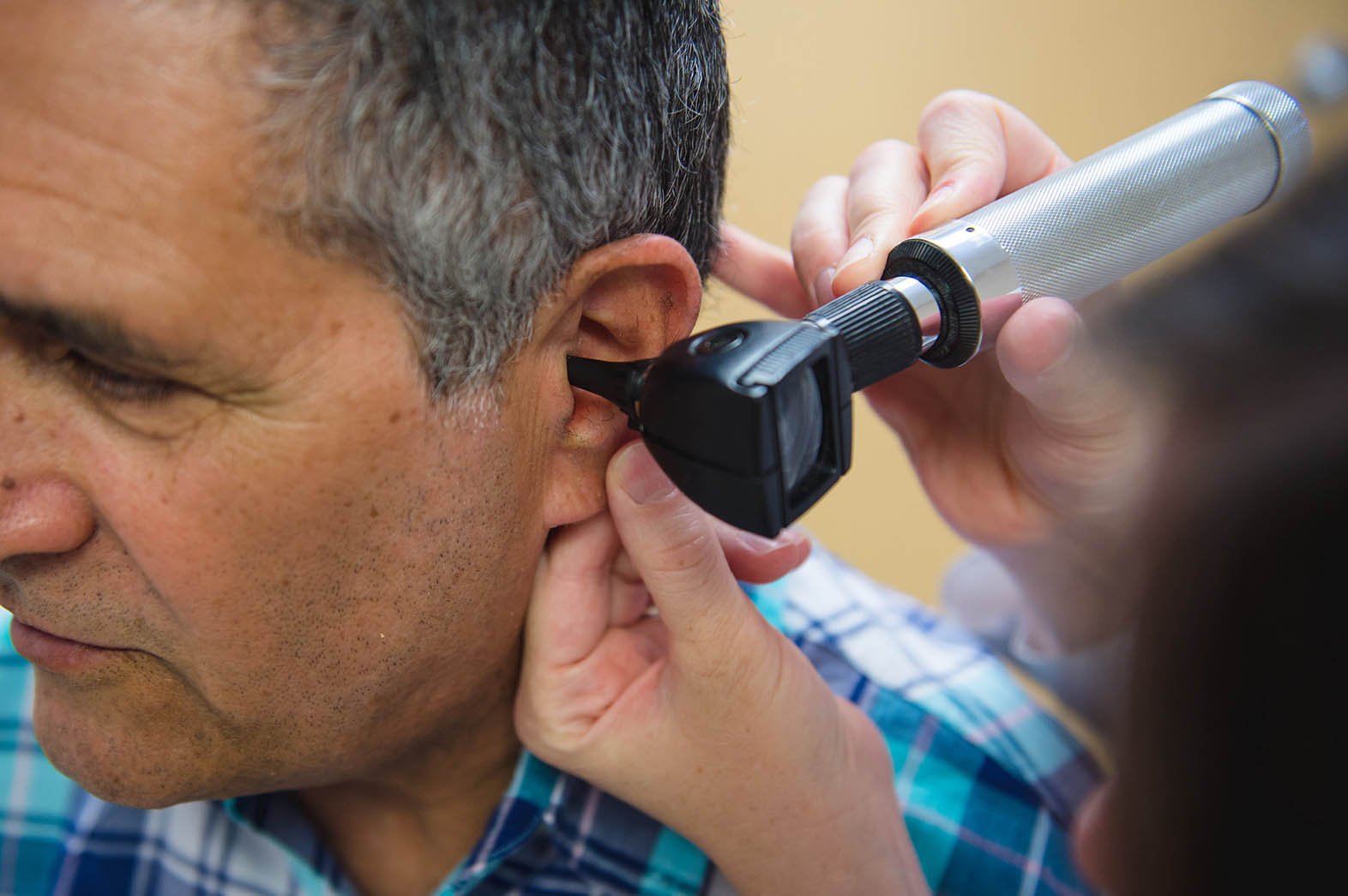 Identifying Symptoms and Seeking Help for Eardrum Perforation